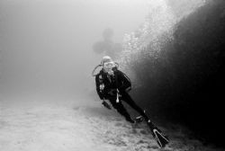 My Lady (Pamela) on the Bibb wreck - Photo taken in 133ft... by Michael Salcito 